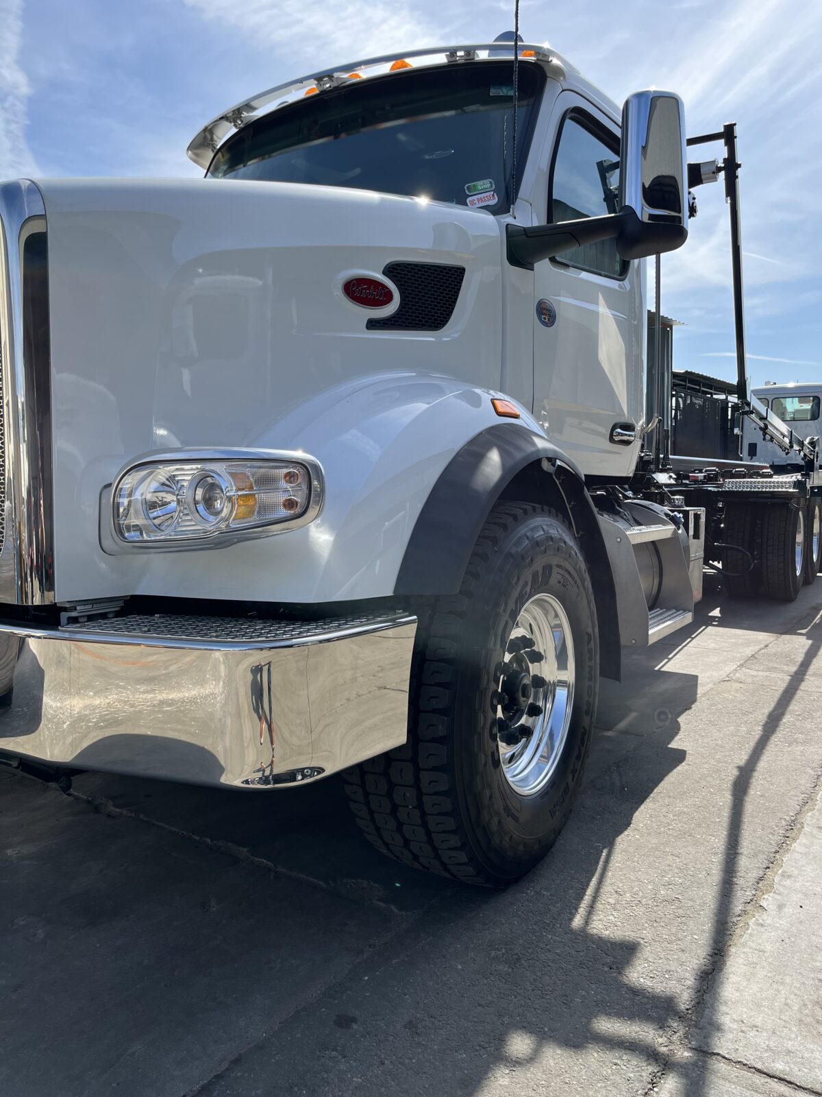 New Peterbilt 567 Roll Off unit W/O a Hitch Package